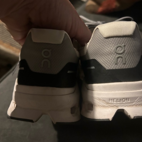 On Running, Cloud helion, 2 small tears you won’t see w pants. - Picture 5 of 11